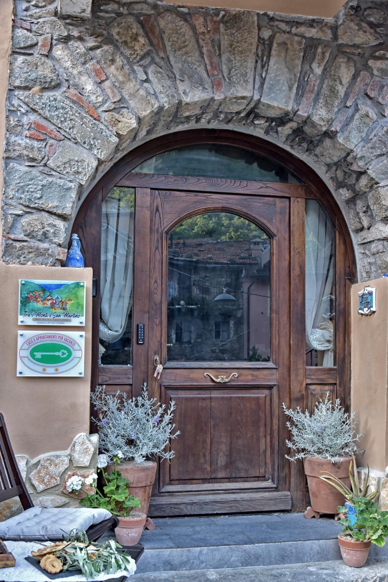 Casa Vacanze Tra I Monti E San Martino Biassa Exterior foto